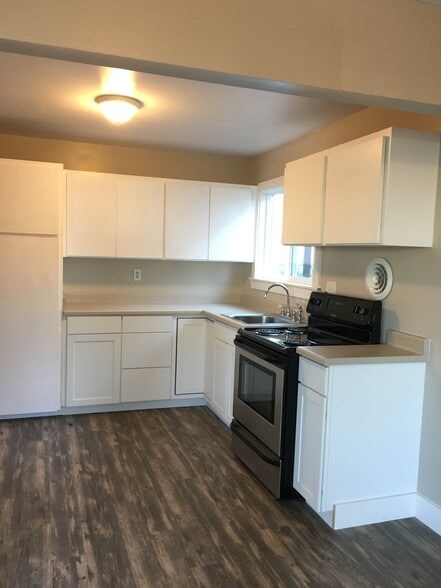 Building Photo - 11758 Greenwood Ave N