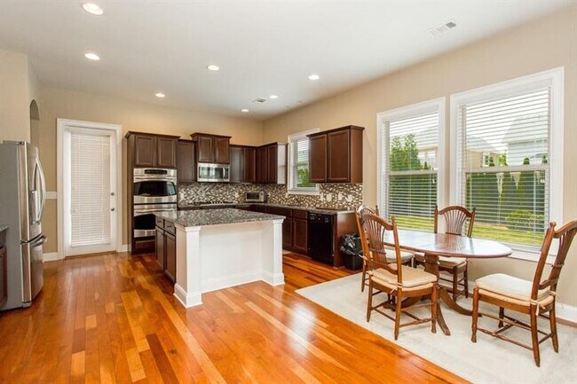 Building Photo - 934 Urban Ash Ct