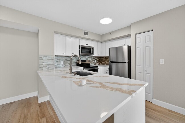 Building Photo - 167 Yacht Club Way