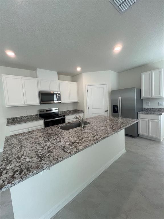 Building Photo - 190 Amberwood Way