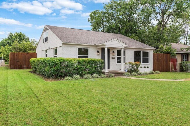 Primary Photo - 4816 W Mockingbird Ln