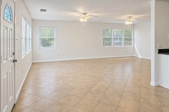 Building Photo - 1805 Bayou Homes Dr