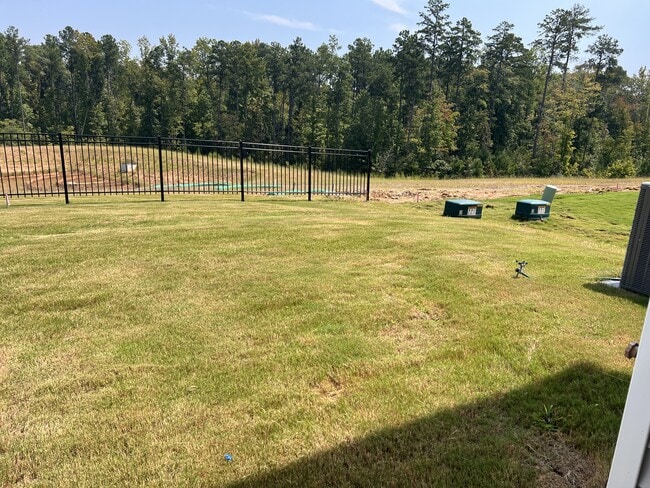 Building Photo - 455 David Hl Dr