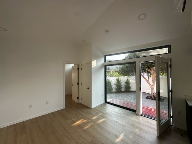 Building Photo - 2148 Rural Pl