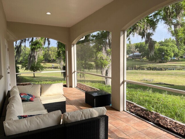 Building Photo - 2054 Sawgrass Dr