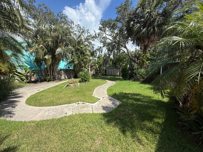 Building Photo - 7238 Dianne Dr