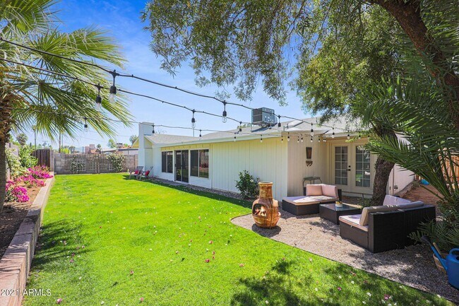 Building Photo - 8133 N 16th Dr