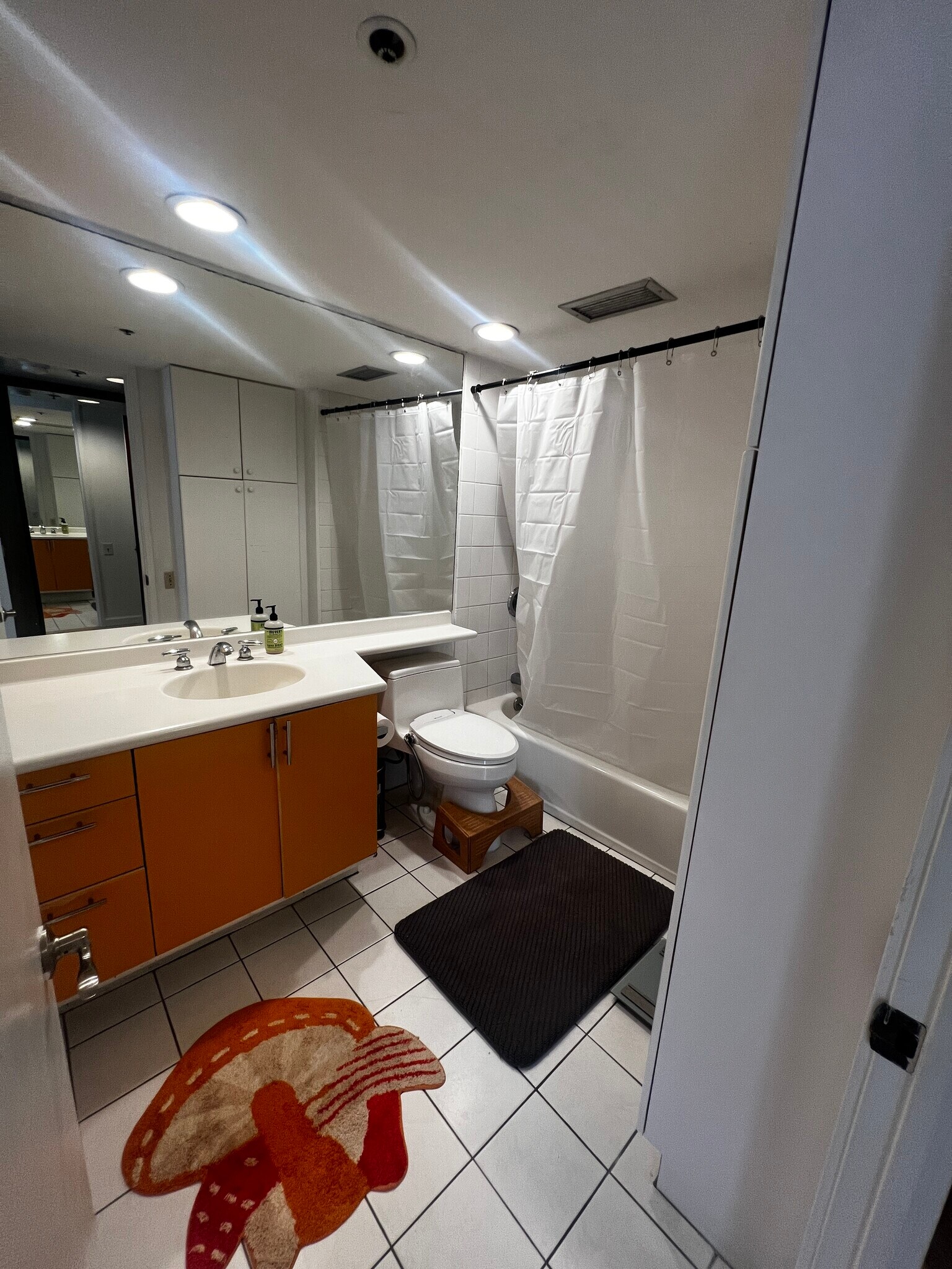 Building Photo - 60 N Beretania St