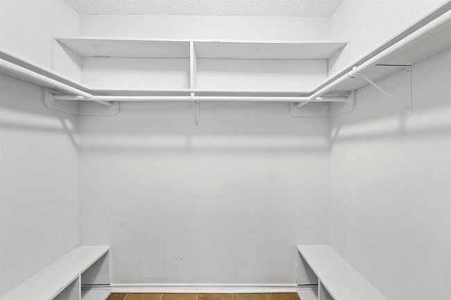 Building Photo - 8301 Greenslope Dr