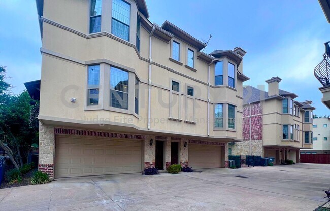 Primary Photo - Sophisticated 2/2.5/2 Condo In Gated Commu...