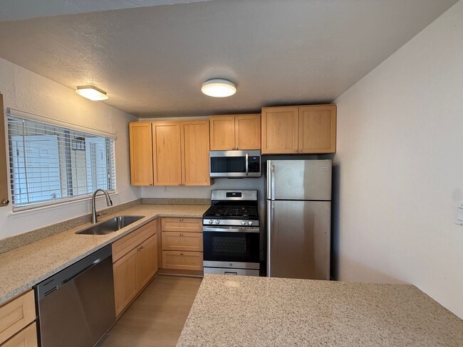 Building Photo - 55-57 Bayo Vista Way