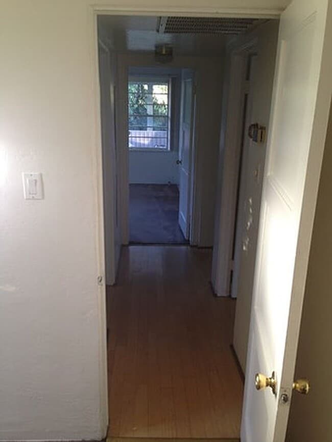 Building Photo - **Spacious 3-Bedroom Home in Tempe**