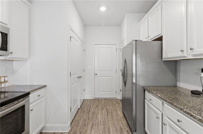 Building Photo - 7035 Fringe Flower Dr