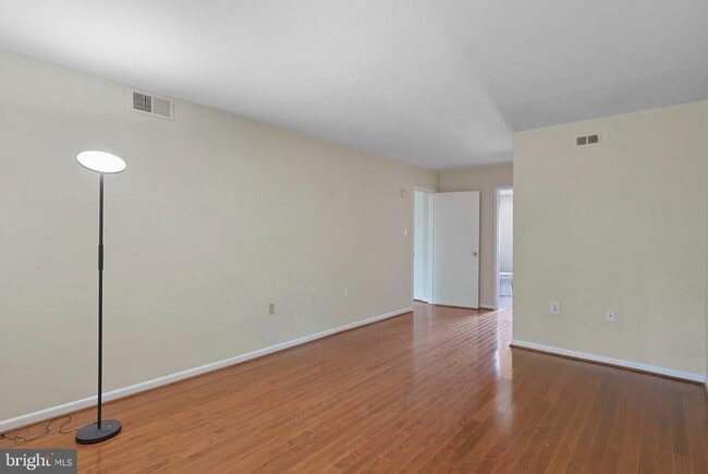 Building Photo - 1423 Northgate Square