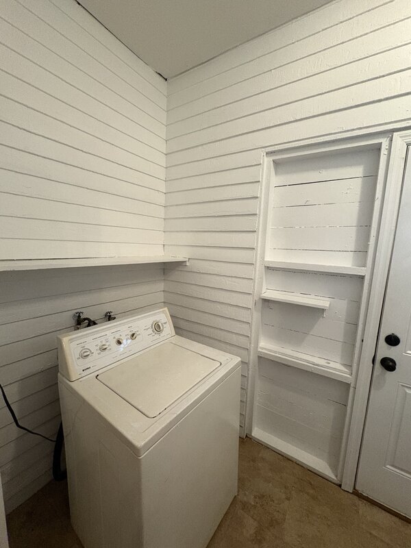 Building Photo - 315 Columbia Rd