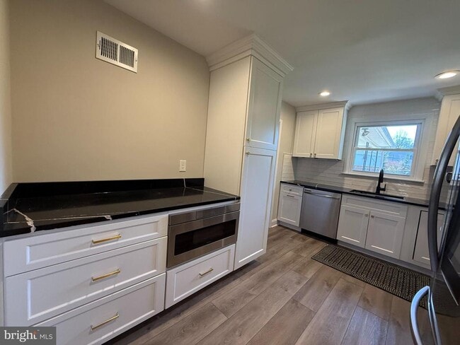 Building Photo - 331 Candlewood Rd