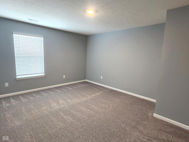 Building Photo - 5817 Flat Hill Dr