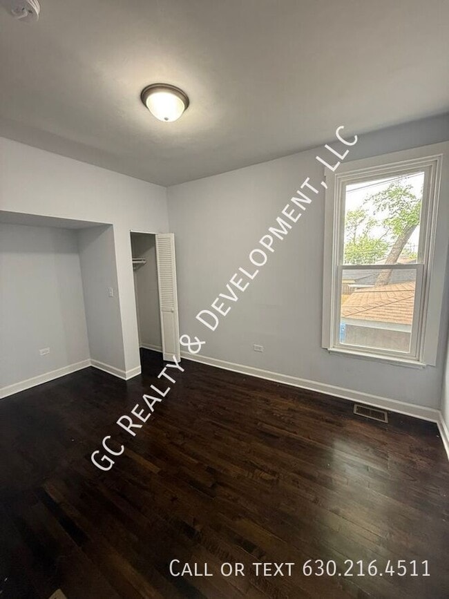 Building Photo - 1501 N Leamington Ave