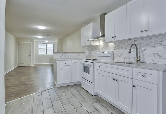 Building Photo - 551 Mercer St