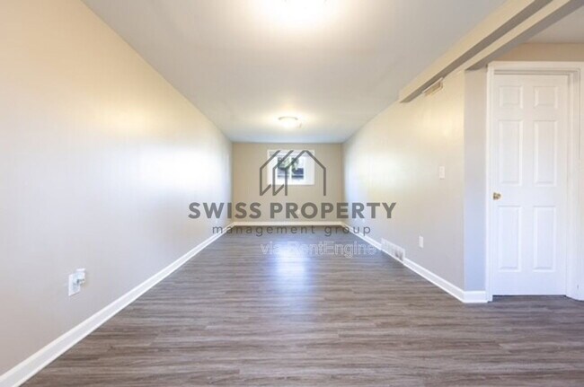 Building Photo - 2859 Falcon Bridge Dr