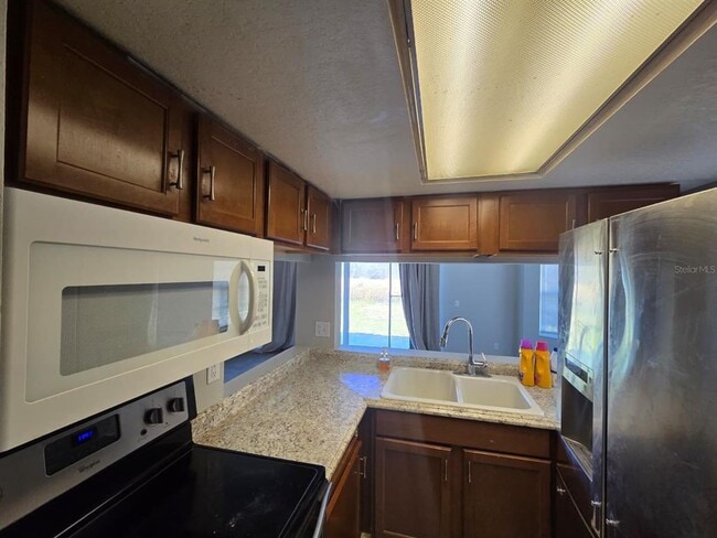 Building Photo - 475 Caribbean Dr