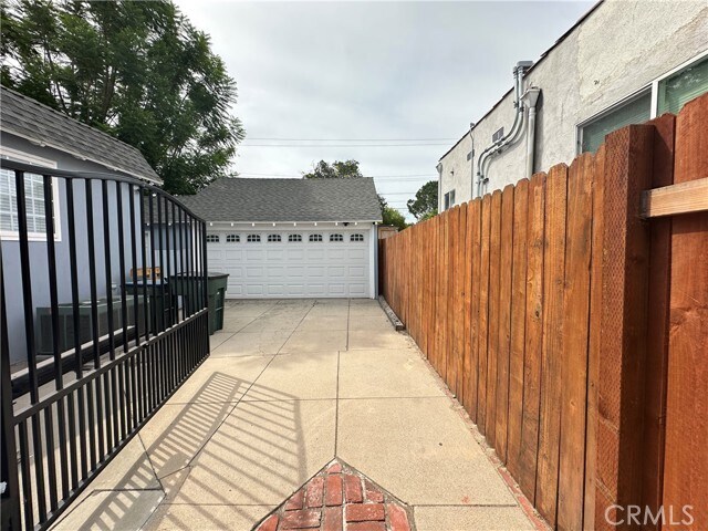 Building Photo - 2166 Casa Grande St