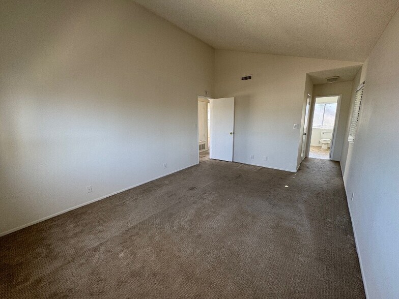 Building Photo - 1904 Harriman Ln