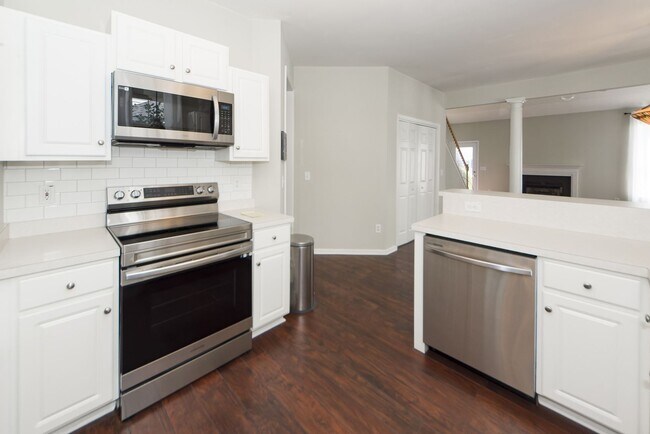 Building Photo - 3 Bedroom 3 Bath Single Family Home in Bridges of Summerville - Summerville