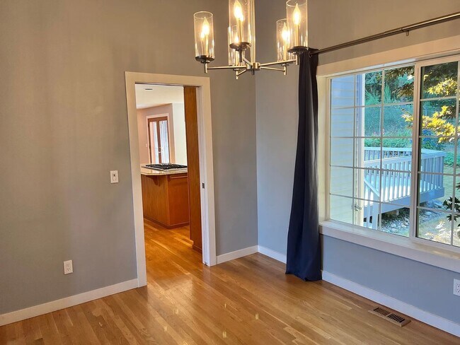 Building Photo - STUNNING CUSTOM HOME! IN STEILACOOM- MINUT...