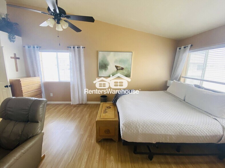 Building Photo - 4805 E Kachina Trail