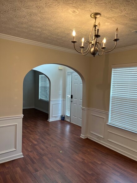 Building Photo - 827 Hannah Ct