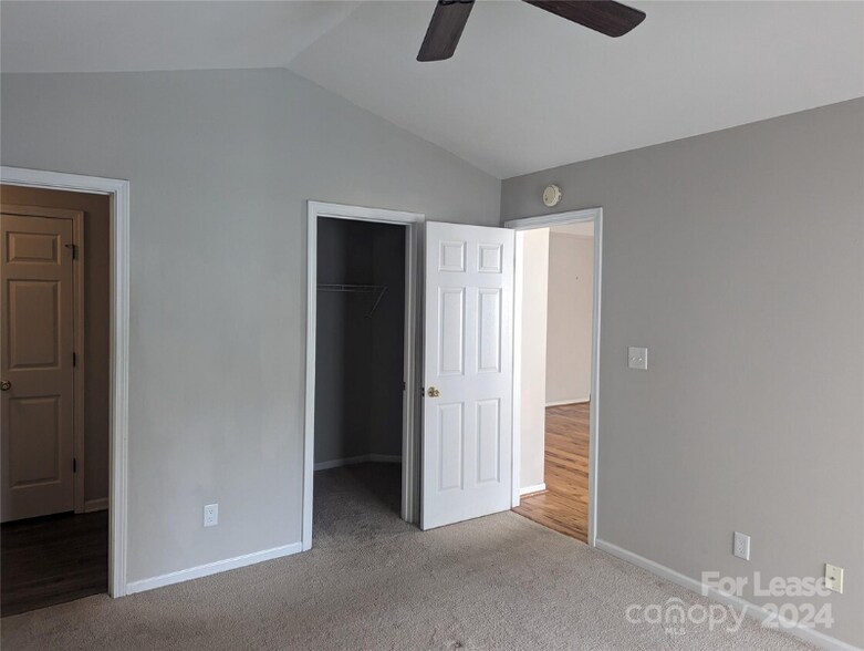 Building Photo - 761 Southwest Dr