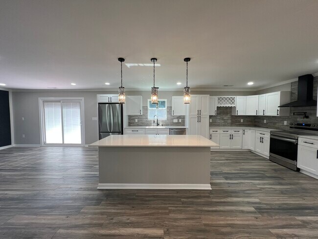 Building Photo - 11405 Cresthill Dr