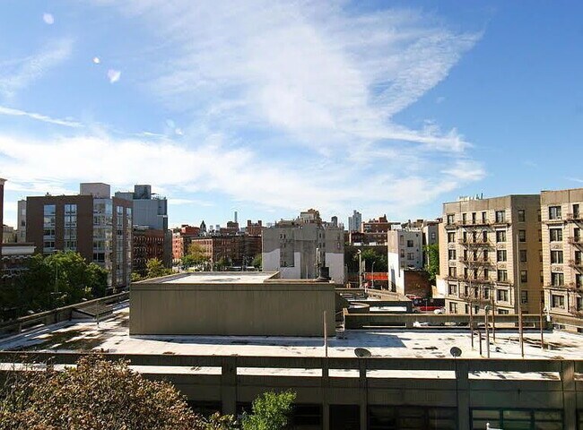 Building Photo - 305 W 123rd St