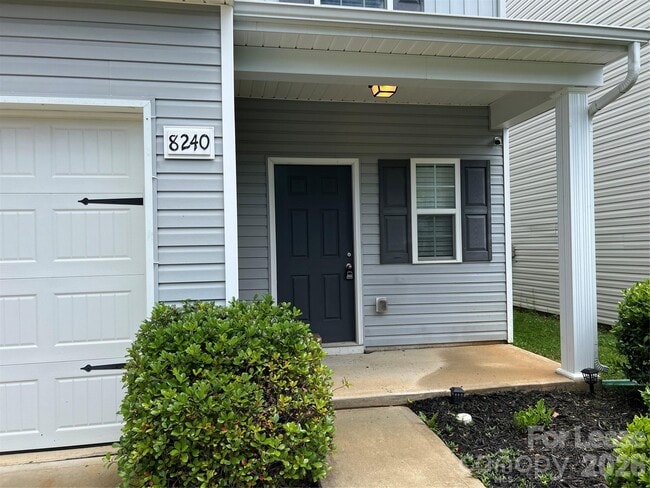 Building Photo - 8240 Paw Valley Ln