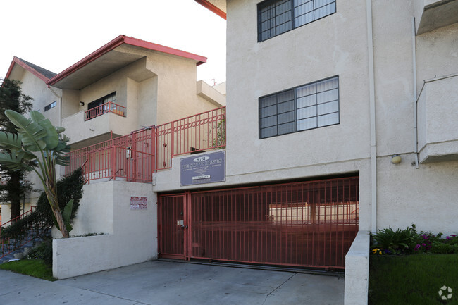 Building Photo - Desoto Pines