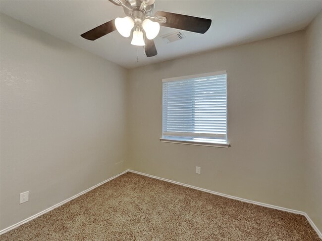 Building Photo - 20110 18th Fairway Dr