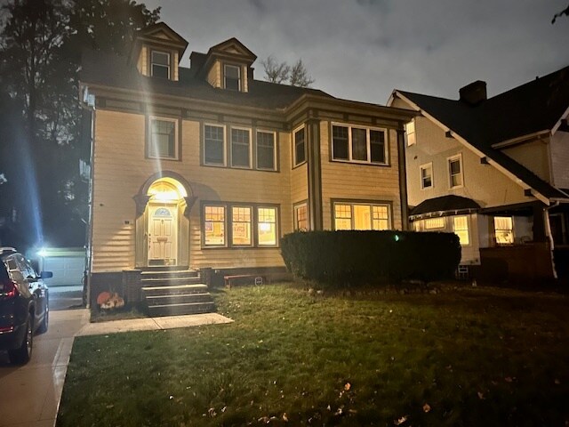 Front yard of property - 2933 E Derbyshire Rd