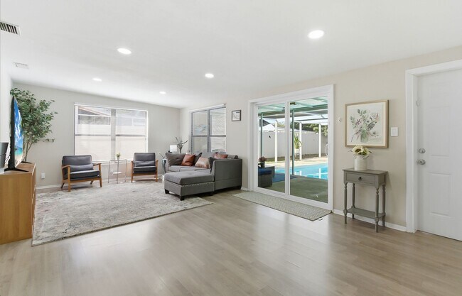 Building Photo - Charming Sarasota Retreat –4-Bedroom/3-Bathroom Modern Pool Home Near Everything!