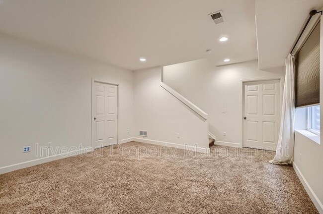 Building Photo - 2484 Coach House Loop