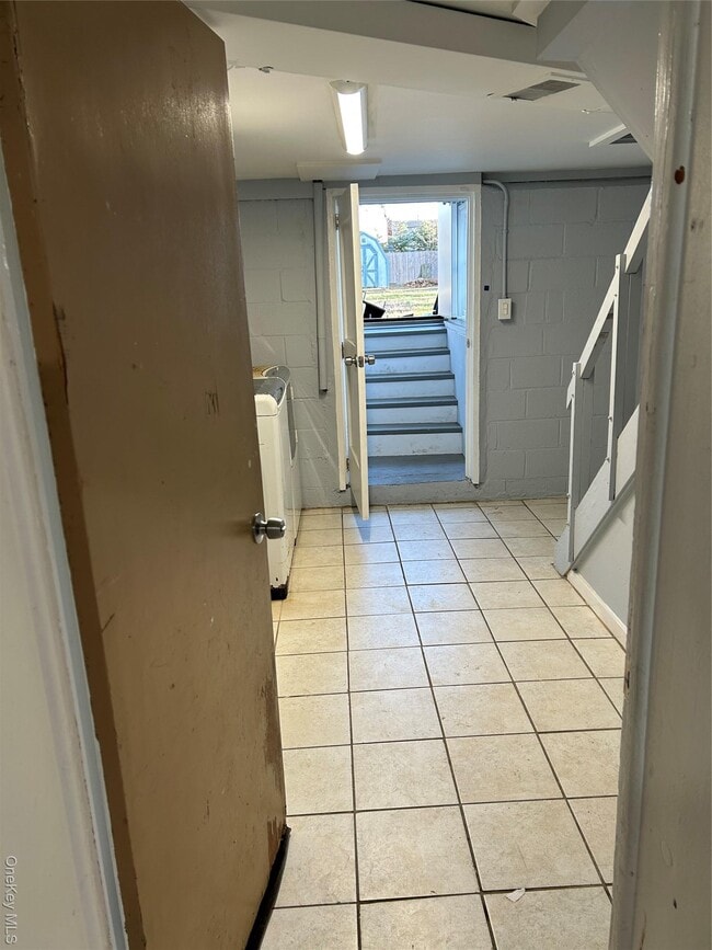 Building Photo - 30 Gates Ave