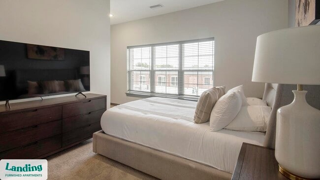 Building Photo - 645 N Front St