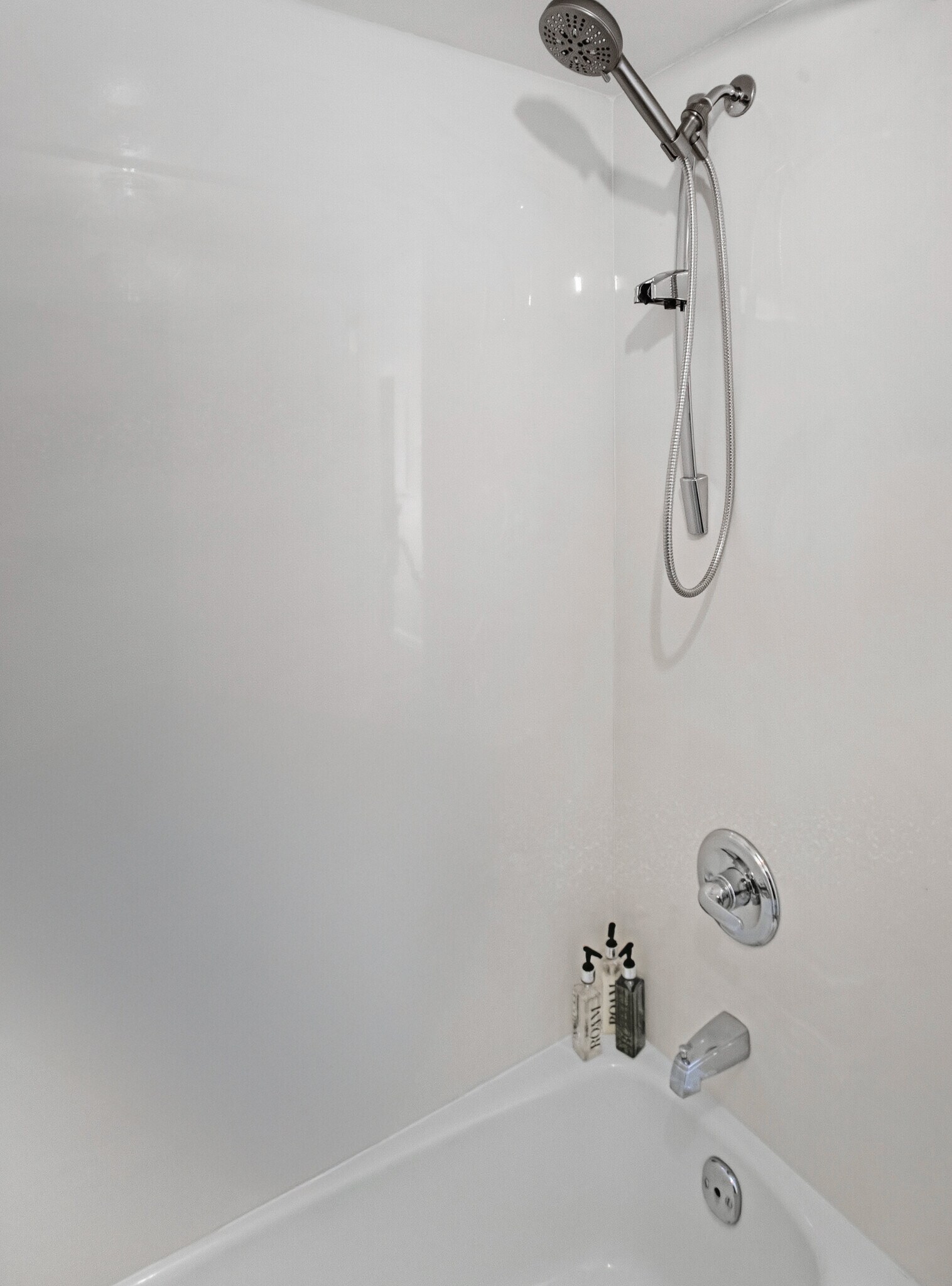 Building Photo - 8568 E Indian School Rd