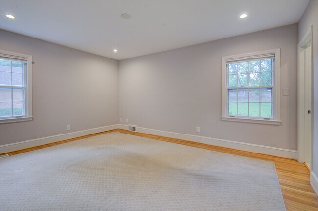 Building Photo - COMING SOON! 3 Beds| 2 Baths Updated Ranch...
