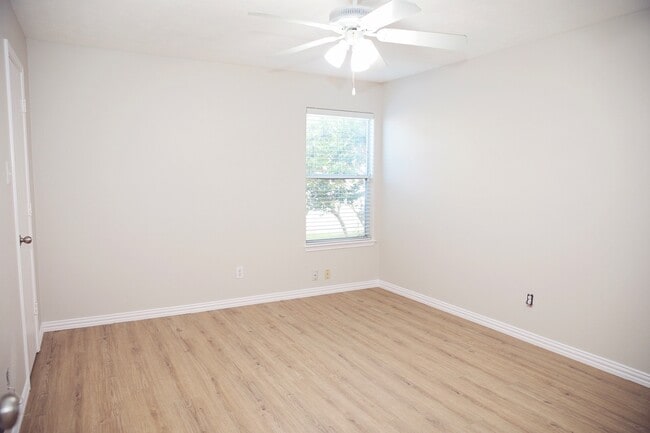 Building Photo - 18234 Sable Tree Dr