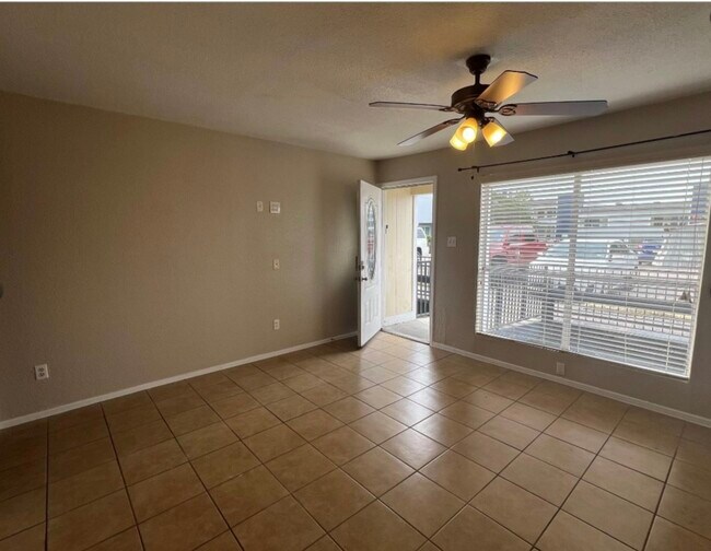 Building Photo - 781 Country Pl Dr