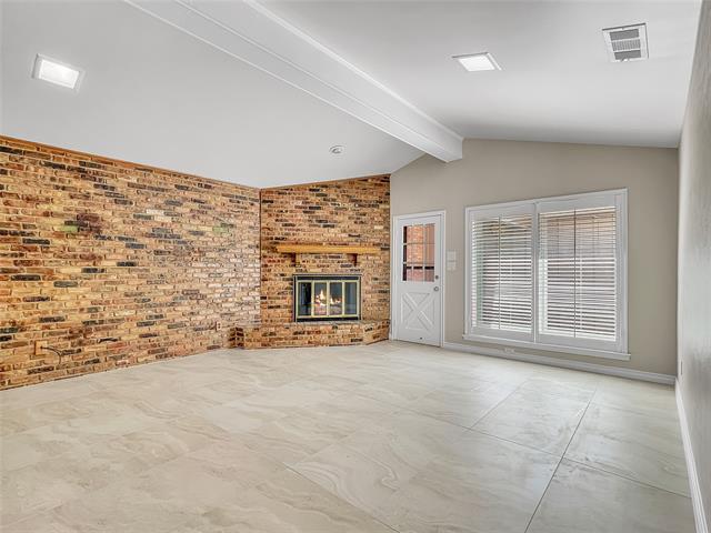 Building Photo - 7608 Meadow Oaks Dr