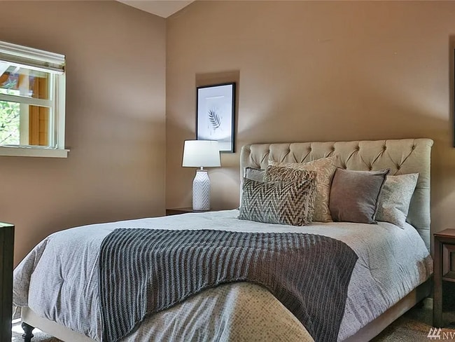 Building Photo - 12062 Minor Way