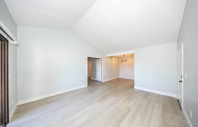 Building Photo - Fully Gut - Renovated 1Bed 1Bath