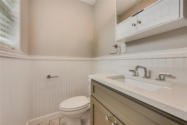 Building Photo - 600 N 1st St